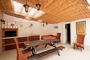 Ericeira Chill Hill Hostel & Private Rooms