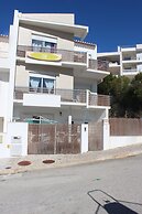 Ericeira Chill Hill Hostel & Private Rooms