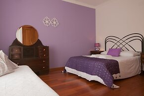 Ericeira Chill Hill Hostel & Private Rooms