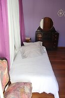 Ericeira Chill Hill Hostel & Private Rooms
