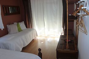 Ericeira Chill Hill Hostel & Private Rooms