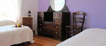 Ericeira Chill Hill Hostel & Private Rooms