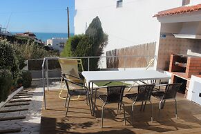 Ericeira Chill Hill Hostel & Private Rooms - Peach Garden