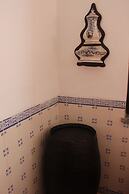 Ericeira Chill Hill Hostel & Private Rooms - Peach Garden