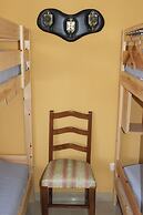 Ericeira Chill Hill Hostel & Private Rooms - Peach Garden