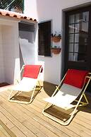 Ericeira Chill Hill Hostel & Private Rooms - Peach Garden