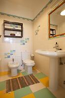 Ericeira Chill Hill Hostel & Private Rooms - Peach Garden
