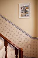 Ericeira Chill Hill Hostel & Private Rooms - Peach Garden
