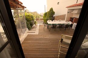 Ericeira Chill Hill Hostel & Private Rooms - Peach Garden