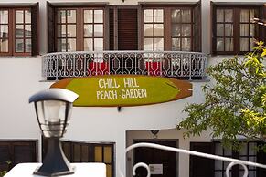 Ericeira Chill Hill Hostel & Private Rooms - Peach Garden
