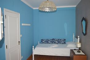 Ericeira Chill Hill Hostel & Private Rooms - Peach Garden