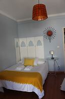 Ericeira Chill Hill Hostel & Private Rooms - Peach Garden
