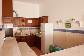 Ericeira Chill Hill Hostel & Private Rooms - Peach Garden