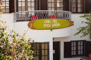 Ericeira Chill Hill Hostel & Private Rooms - Peach Garden