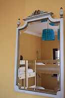 Ericeira Chill Hill Hostel & Private Rooms - Peach Garden