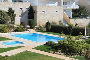 Ericeira Chill Hill Hostel & Private Rooms - Peach Garden