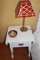 Ericeira Chill Hill Hostel & Private Rooms - Peach Garden