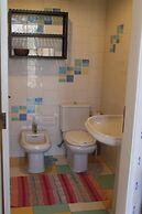Ericeira Chill Hill Hostel & Private Rooms - Peach Garden