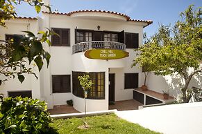 Ericeira Chill Hill Hostel & Private Rooms - Peach Garden