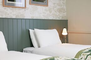 Kings Head Hotel by Greene King Inns