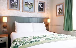 Kings Head Hotel by Greene King Inns