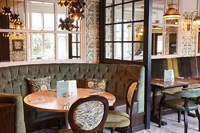 Kings Head Hotel by Greene King Inns