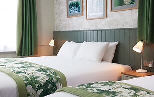 Kings Head Hotel by Greene King Inns