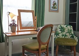 Kings Head Hotel by Greene King Inns