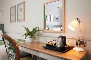 Kings Head Hotel by Greene King Inns