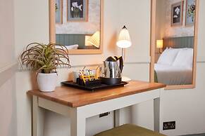 Kings Head Hotel by Greene King Inns