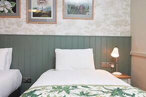 Kings Head Hotel by Greene King Inns