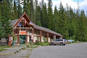 Kootenay Park Lodge