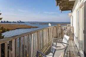 Lighthouse Club Hotel