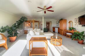 Lighthouse Club Hotel