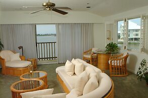 Lighthouse Club Hotel