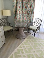 Lighthouse Club Hotel