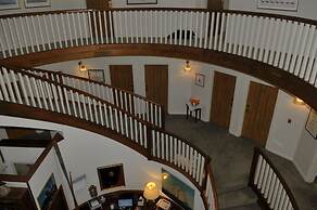 Lighthouse Club Hotel