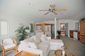 Lighthouse Club Hotel