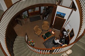 Lighthouse Club Hotel