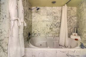 Lighthouse Club Hotel