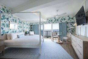 Lighthouse Club Hotel