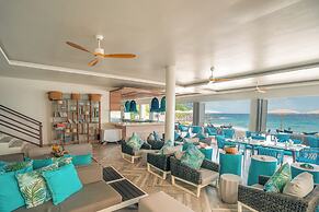 Carana Beach Hotel