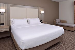 Holiday Inn Express & Suites Williams by IHG
