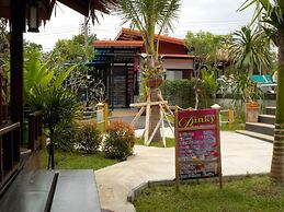 Pinky Bungalows Resort