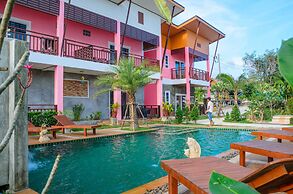 Pinky Bungalows Resort