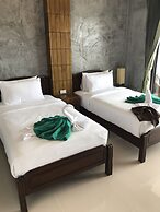 Pinky Bungalows Resort