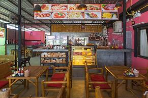 Pinky Bungalows Resort