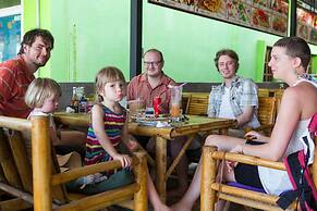 Pinky Bungalows Resort