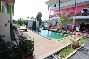 Pinky Bungalows Resort
