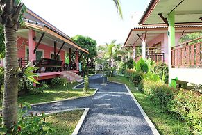 Pinky Bungalows Resort